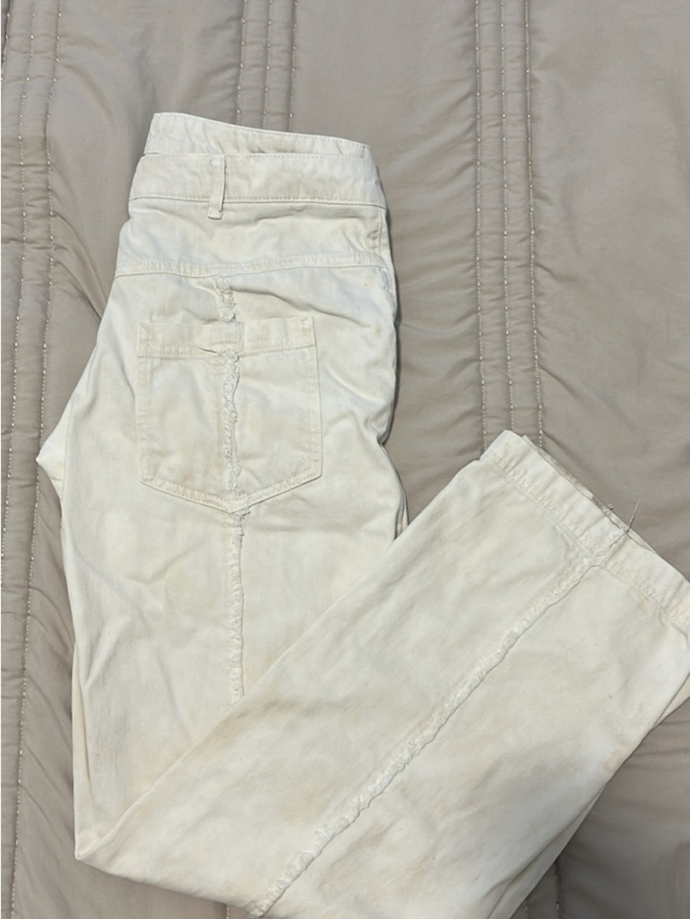 Zara High-Waisted Cream High-Waist Button-Fly Jeans